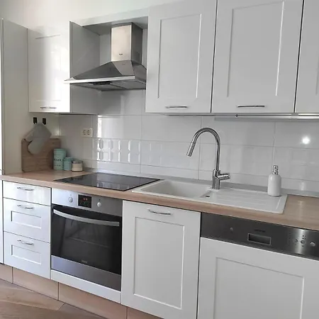 City Center Parking Sea View Aquamarine Apartment *